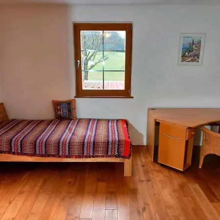 Kunstlerhaus Apartment *